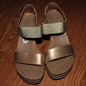 OTBO Bushnell Metallic Platform Sandals